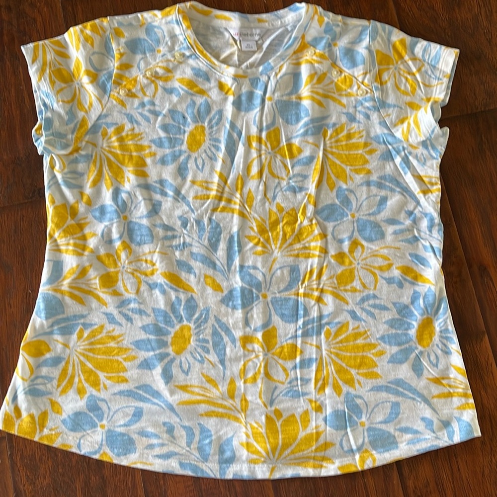 Women’s short sleeve t shirt
